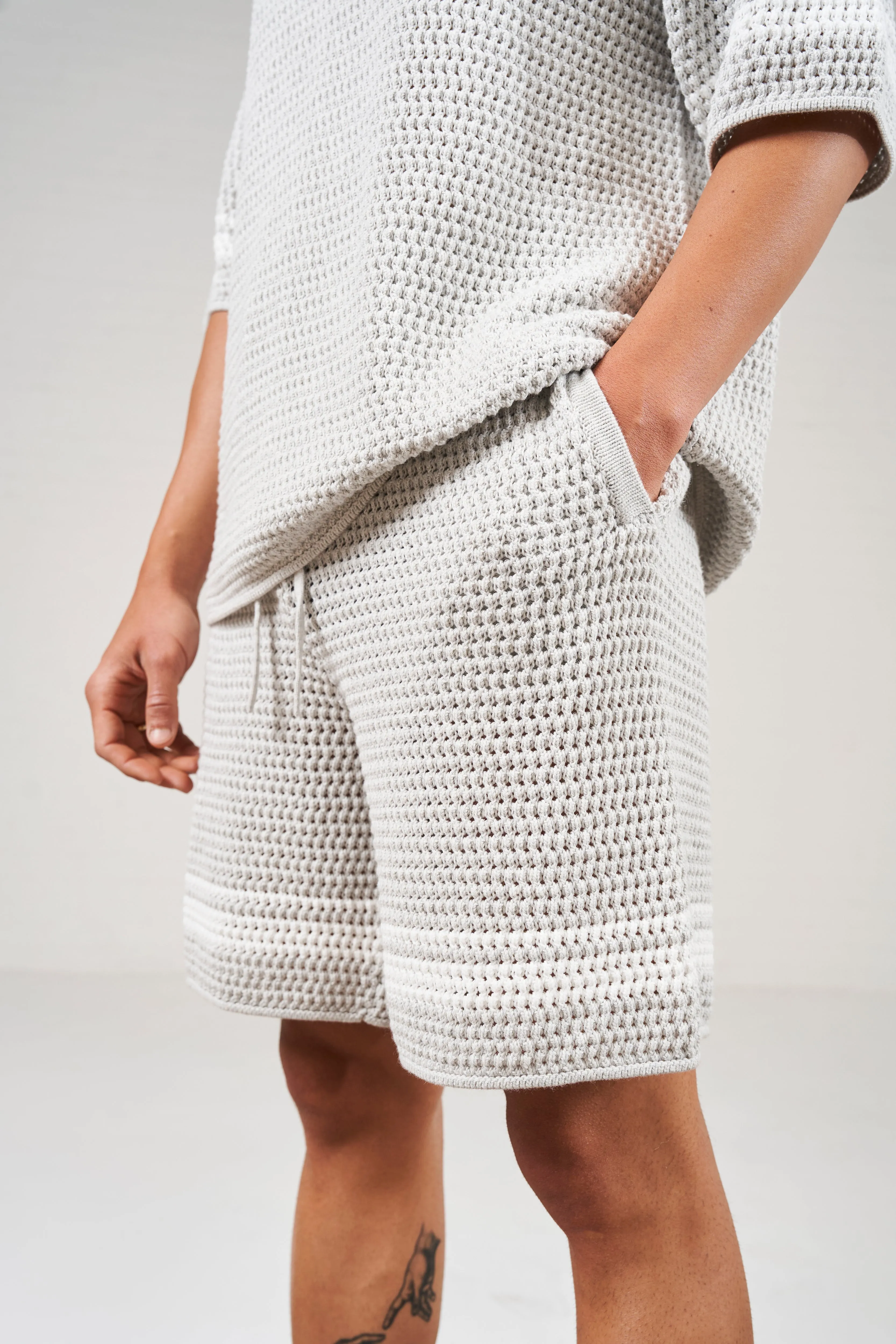 CROCHET KNITTED CONTRAST STRIPE SHORTS - GREY