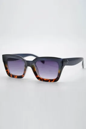 Onassis Square Navy Turtle with Smoke Fade Sunglasses